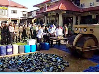 Ribuan Botol Miras dan Petasan Hasil Operasi 3 Bulan, Dimusnahkan Polres Brebes