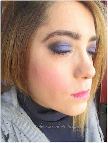 Look de maquillaje ahumado morado gris plata con sombras de Deborah Milano