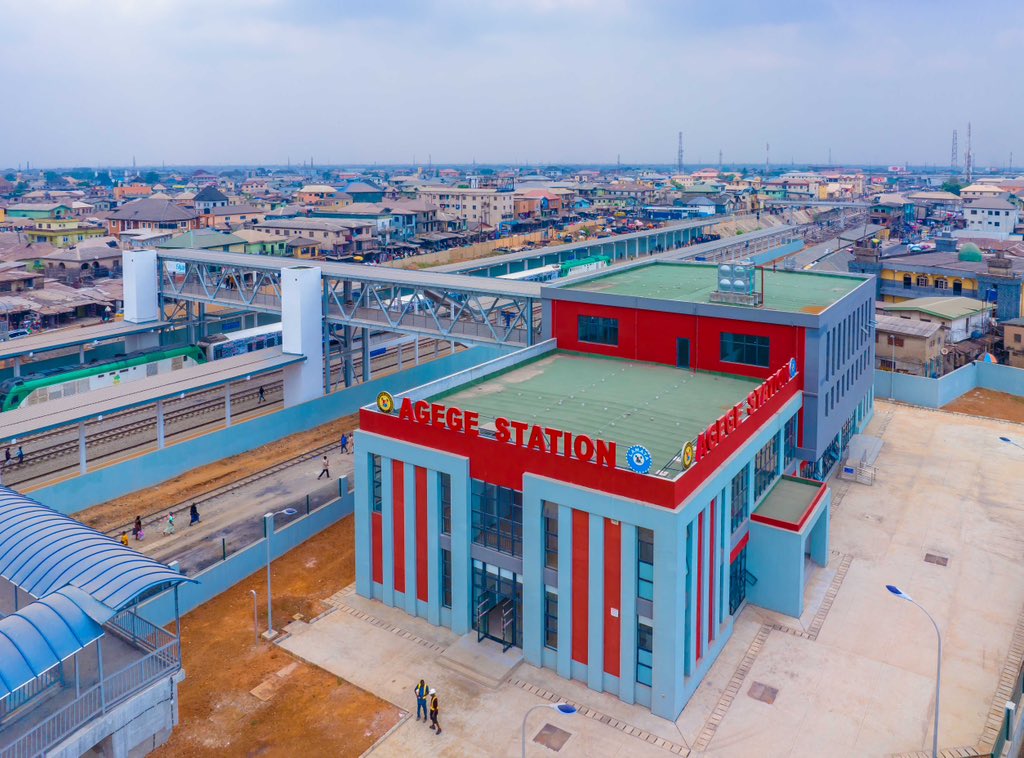Governor of Lagos State, Babajide Sanwo-Olu, inspects the Red Line Rail