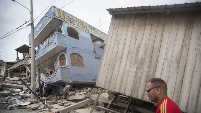 Mundo/Sube a 413 los muertos por terremoto en Ecuador