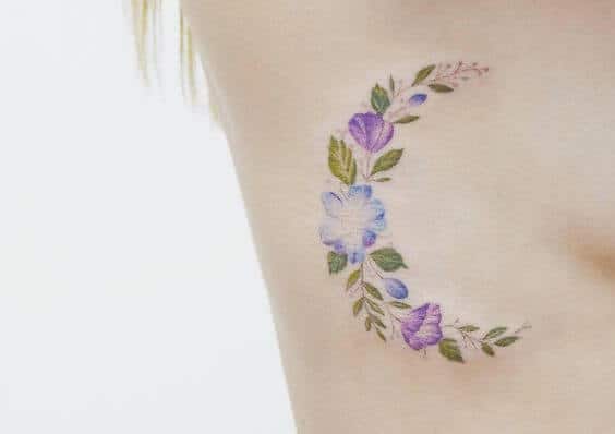 Tatuagens chiques femininas: + de 30 modelos para quem ama flores