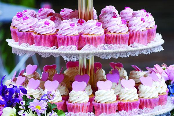 These metro Detroit bakeries will create your wedding cupcake tower in any