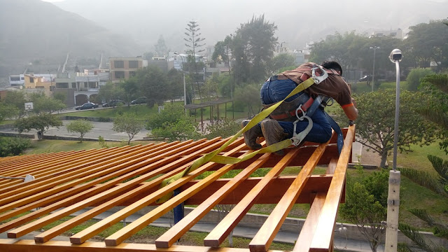 Techo Sol y sombra de madera para terrazas en Lima