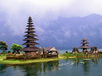 Danau Beratan Bedugul Di Bali Tempat Wisata Yang menarik Dan Mempesona