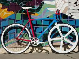 SEPEDA FIXIE, SEPEDA GAUL TANPA REM (GAMBAR)