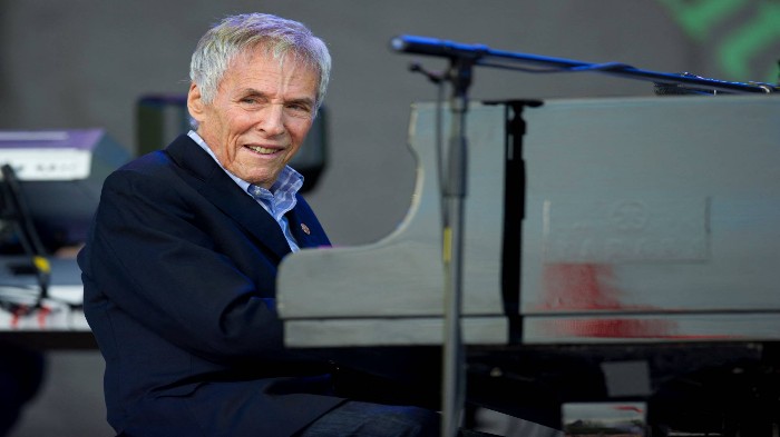 Burt Bacharach, Composer Who Added a High Gloss to the ’60s, Dies at 94