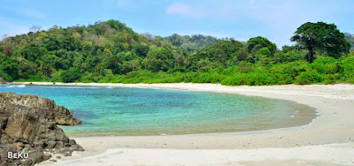 Hidden paradise along the beach Wedi Ireng.
