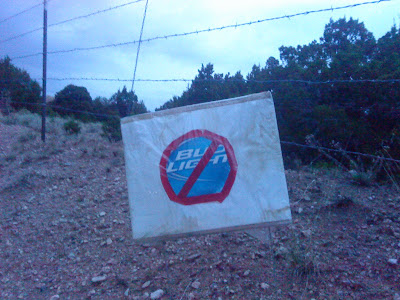 don't litter sign