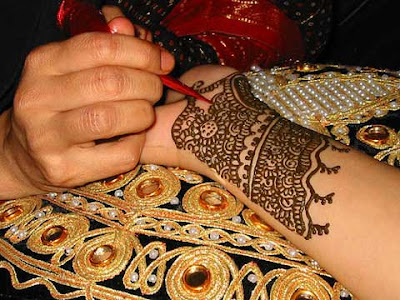 Especially, if you are working at your mehndi tattoo for drastic occasions 