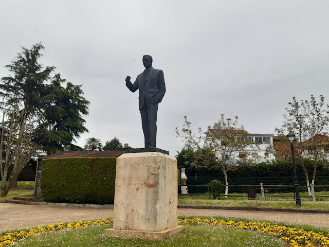 Estatua Arturo Fernández
