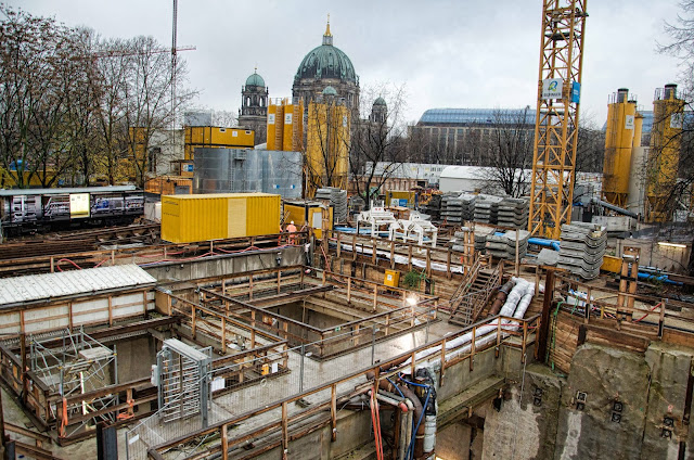 Baustelle Erweiterung der U-Bahn Line 5, Am Roten Rathaus, Rathausstraße, 10178 Berlin, 10.12.2013