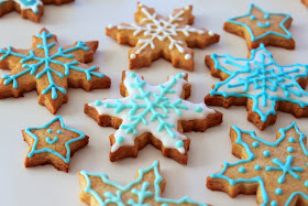 galletas glaseadas decoradas naranja canela copos de nieve estrellas