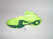 . the comments and enjoy the upclose pictures of the Nike Hyperdunk 2012.