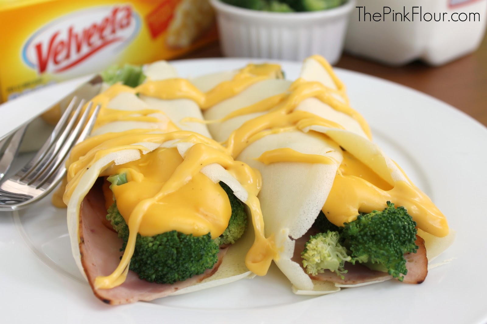 Cheesy Broccoli & Ham Crepes - easy recipe for crepes filled with ham, brocoli & velveeta cheese from www.thepinkflour.com