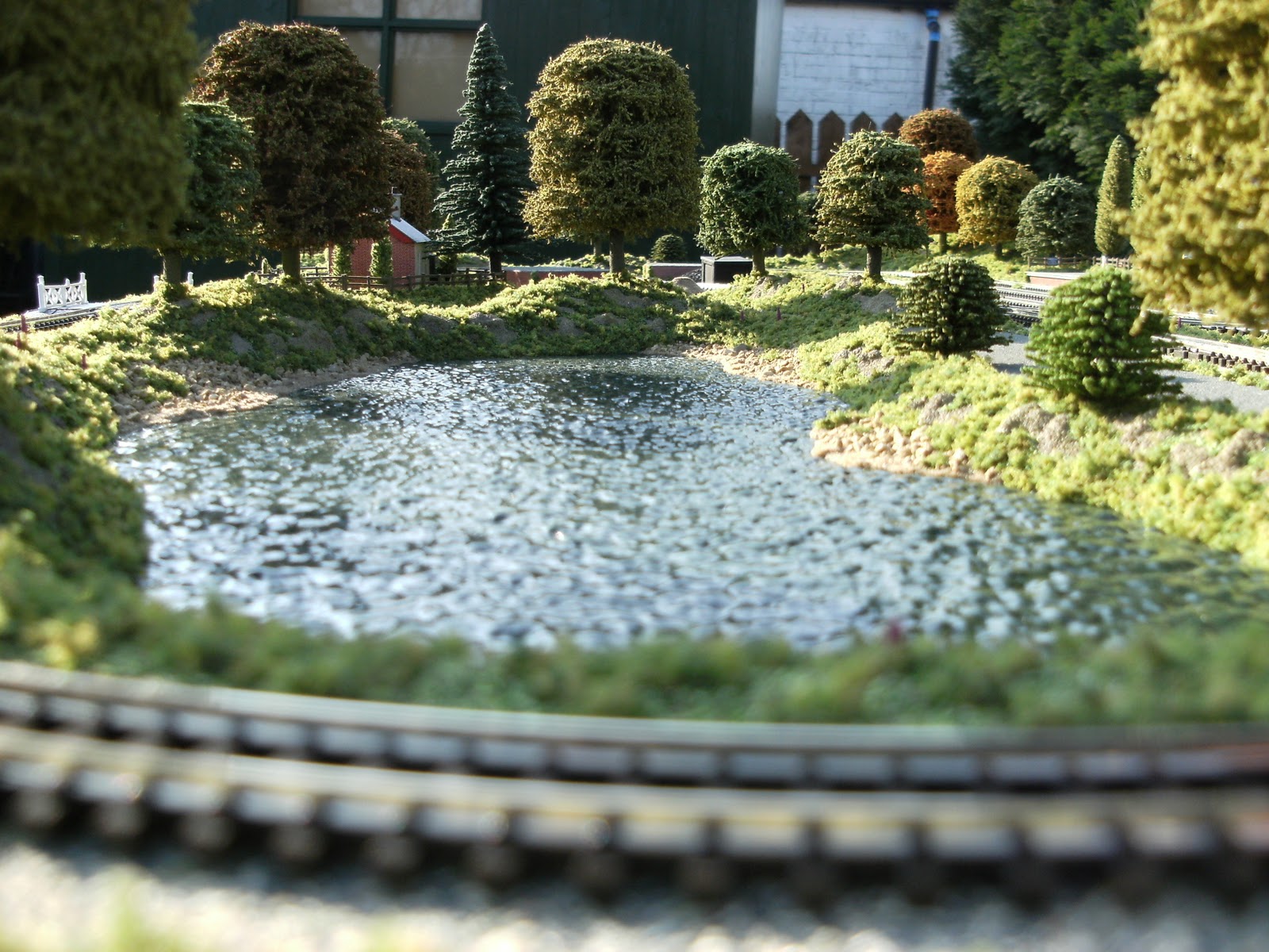 Brian Ford Scenic Model Railway Layouts: N Gauge Model Railway Lake