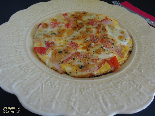 prazer a cozinhar - Frittata de paio, tomate e mozzarella