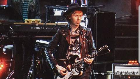 Lirik Lagu Beck - Wow