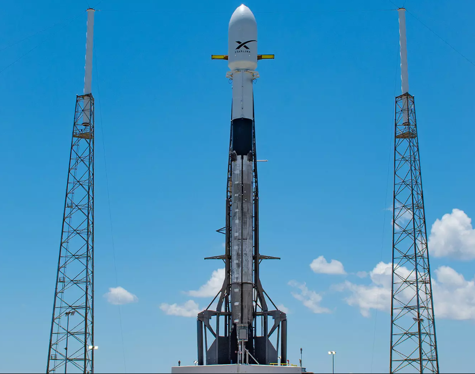 Starlink, diretta di un nuovo lancio SpaceX per 53 nuovi satelliti della costellazione per Internet dallo spazio, webcast!