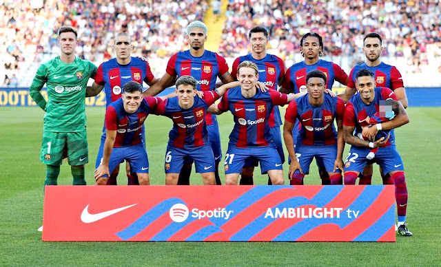 F. C. BARCELONA. Temporada 2023-24. Ter Stegen, Oriol Romeu, Ronald Araújo, Robert Lewandowski, Jules Koundé, Eric García. Pedri, Gavi, Frenkie De Jong, Alejandro Balde y Raphinha. F. C. BARCELONA 4 🆚 TOTTENHAM HOTSPUR F. C. 2 Martes 08/08/2023, 20:00 horas. Trofeo Joan Gamper, 58ª edición. Barcelona. Barcelona, estadio Olímpico Lluís Companys: 35.224 espectadores. GOLES: ⚽1-0: 3’, Robert Lewandowski. ⚽1-1: 24’, Oliver Skipp. ⚽1-2: 36’, Oliver Skipp. ⚽2-2: 81’, Ferran Torres. ⚽3-2: 90’, Ansu Fati. ⚽4-2: 90+3’, Ez Abde.