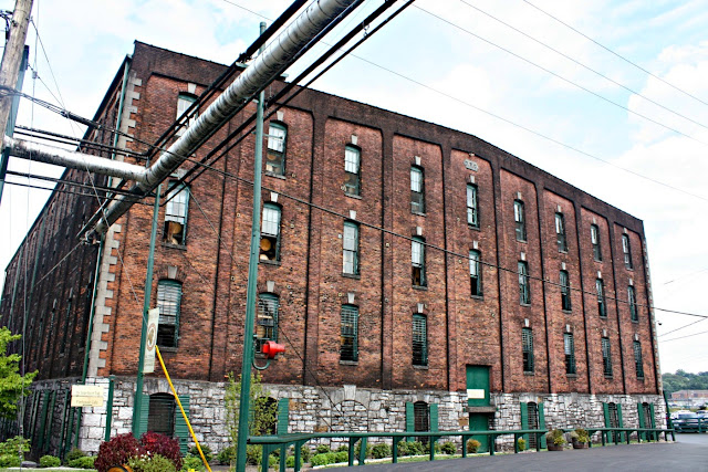 Nothing says Kentucky like bourbon and a visit to Buffalo Trace Distillery!