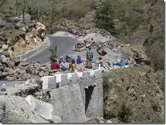 Manali - 16 - Breaking rocks