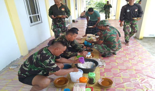 Menu Sederhana Istri Pak Hasan, Buat Satgas TMMD Ketagihan " Nikmat Mana Lagi Yang Kamu Dustakan"