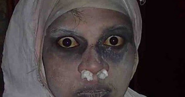 Film Pocong 3 Pohon yang Sangat Disukai Pocong Terseram Film Pocong 3 Pohon yang Sangat Disukai Pocong Terseram
