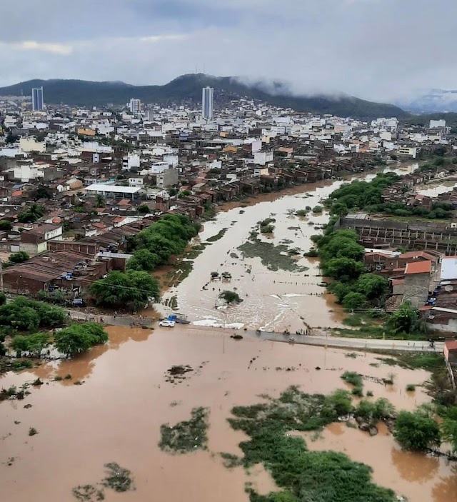 Prefeitura de Santa Cruz do Capibaribe decreta situação de emergência devido às fortes chuvas que atingiram o município