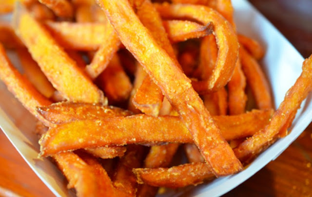 Crispy Oven Baked Sweet Potato Fries #healthy #vegan