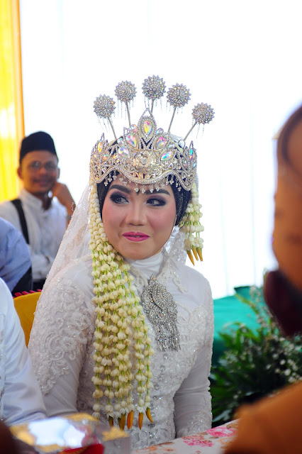 Makeup rias pengantin akad nikah adat sunda siger muslim hijab