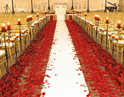 red and white wedding centerpieces