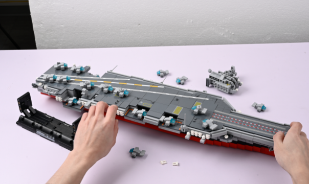 Nifeliz Nimitz-Class Aircraft Carrier Compatible With Lego