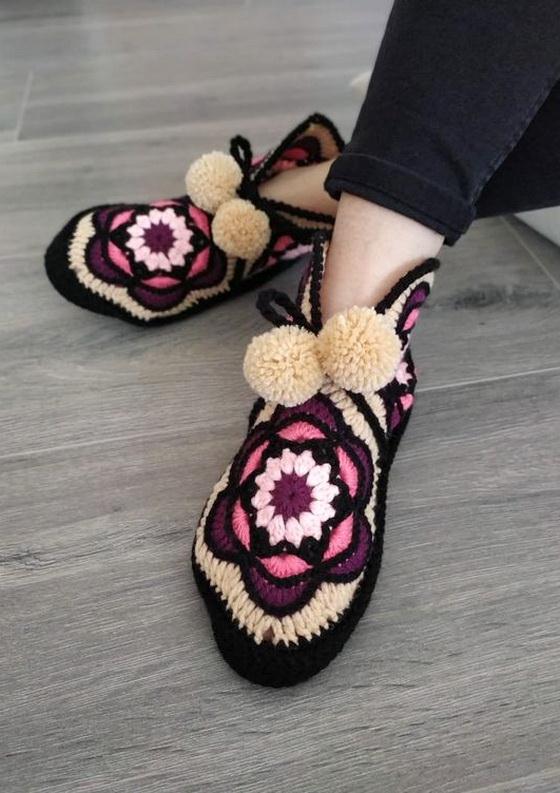 Crochet Hexagon Slippers black