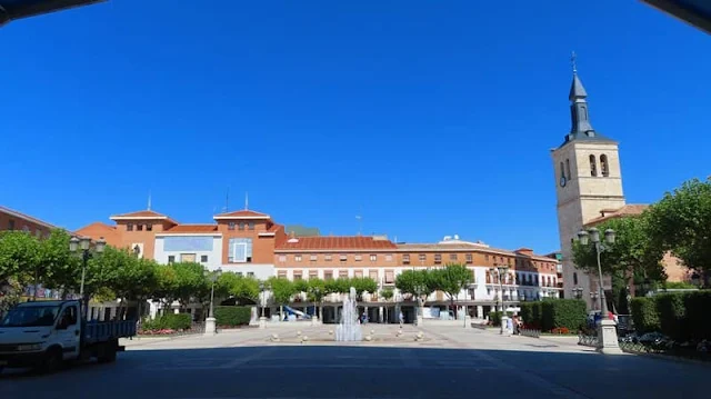 Panorámica de la Plaza Mayor de Torrejón de Ardoz. Madrid.