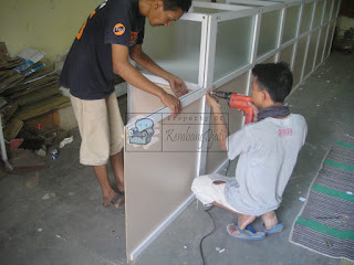 Meja kubikel Kantor Lurus 8 Orang Furniture Semarang