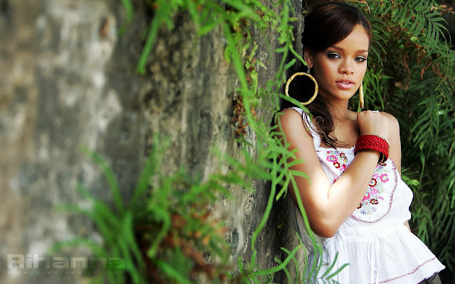 Hollywood Celebrity Rihanna HD Wallpaper in 1080p