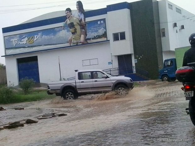 Santa Cruz do Capibaribe tem mais uma tarde chuvosa