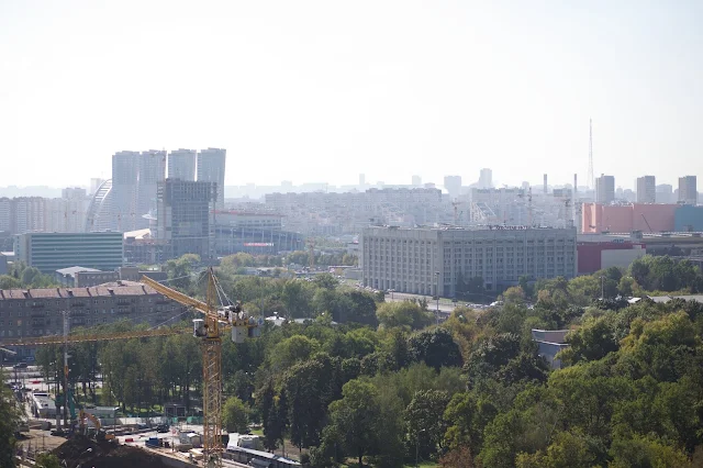 вид с крыши жилого комплекса «Петровский Замок», гостиница «Аэростар» | view from the roof of the house, hotel "Aerostar"