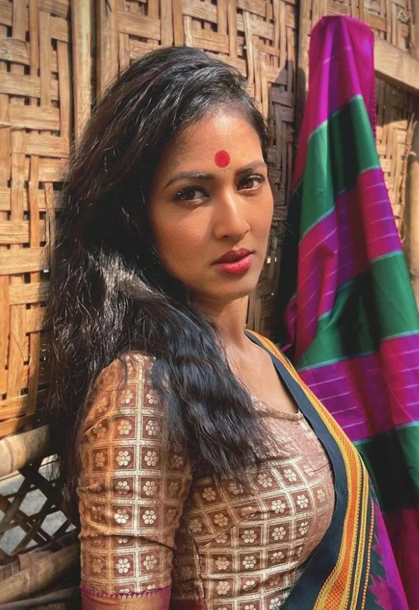 Vidisha Srivastava hot saree actress