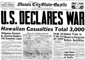 Titulares de periódicos del ataque a Pearl Harbor