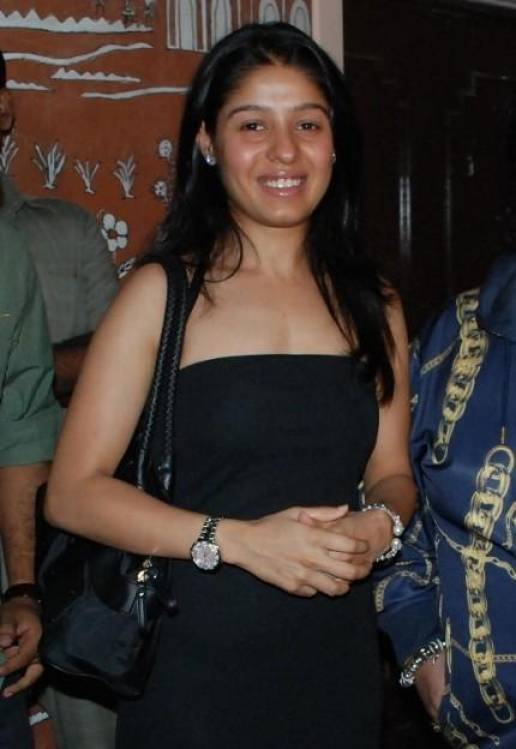 Sunday September 12 2010 Sunidhi Chauhan Without Bra Pictures