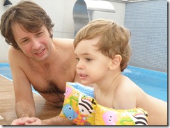 1 ano e 8 meses na piscina (11)