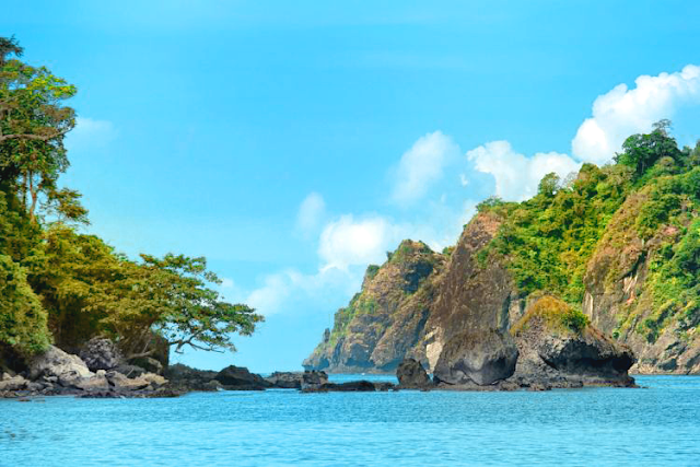 Pantai Sipelot di Kab. Malang