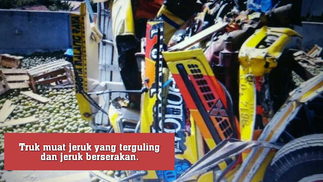 Truk Muat Jeruk “Sundul” Truk Didepannya, Satu Orang Tewas