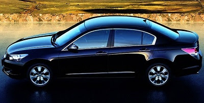 side view of black color accord diesel variant