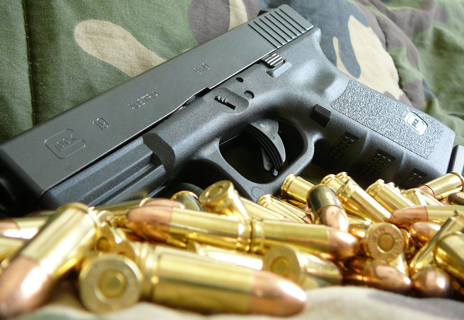 Glock-19 HD Gun Wallpapers ~ Military WallBase