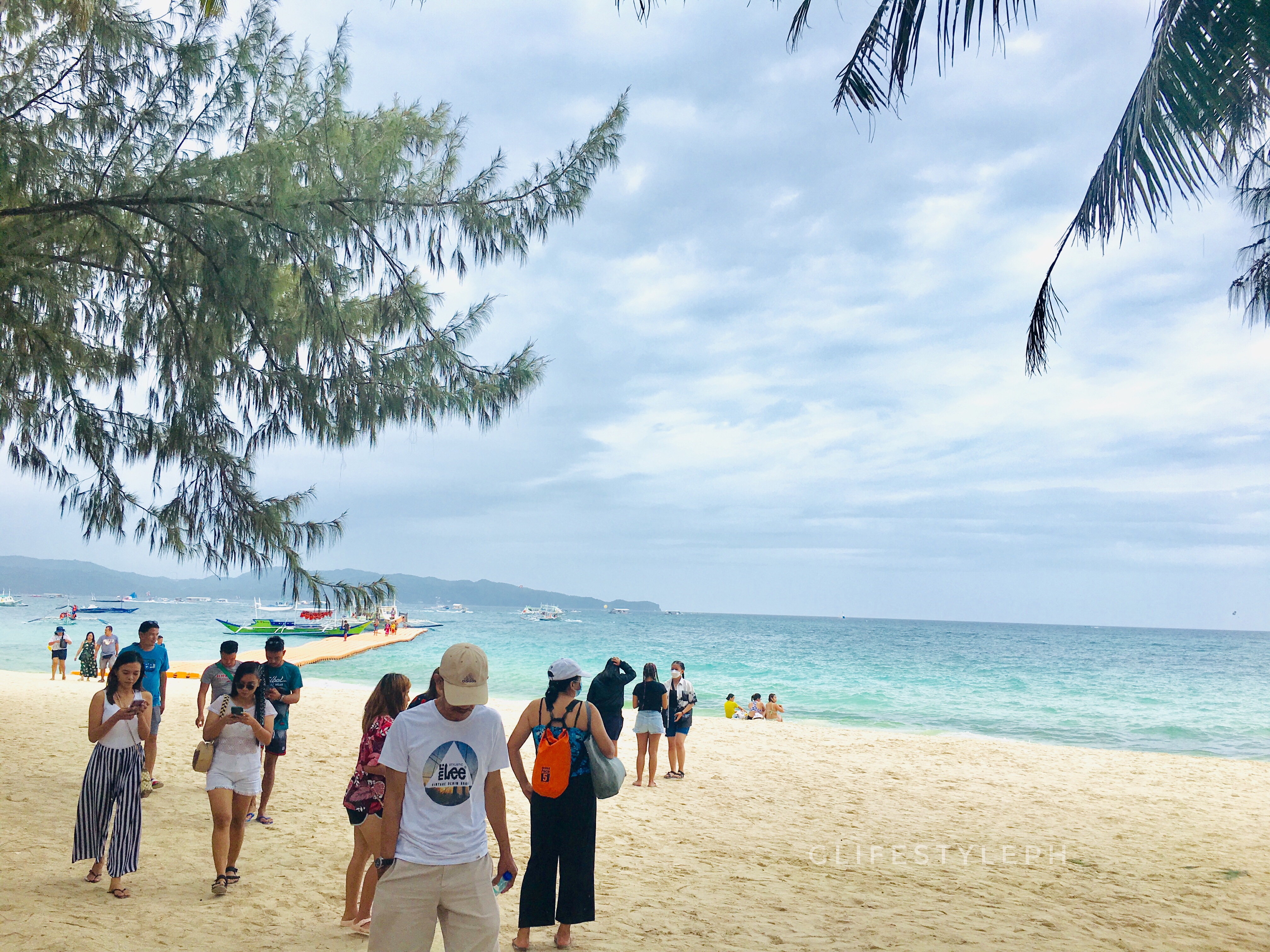 Boracay Guide 2022, Boracay Philippines 2022; Things you need to enter Boracay Island in 2022: Hotel Accomodation Confirmation Document; QR Code; Valid ID and Covid-19 Vaccine Card