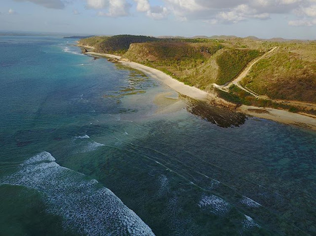 Foto udara pantai Surga di Lombok, sumber ig @ekassunrise