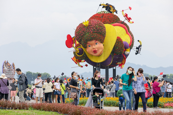 2020新社花海暨台中國際花毯節「愛麗絲的花境探險」精彩不容錯過