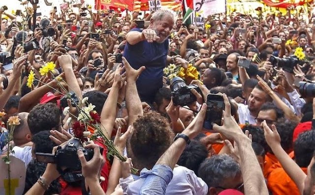 Marco Aurélio Mello determina soltura de Lula e outros presos com condenação após 2ª instância